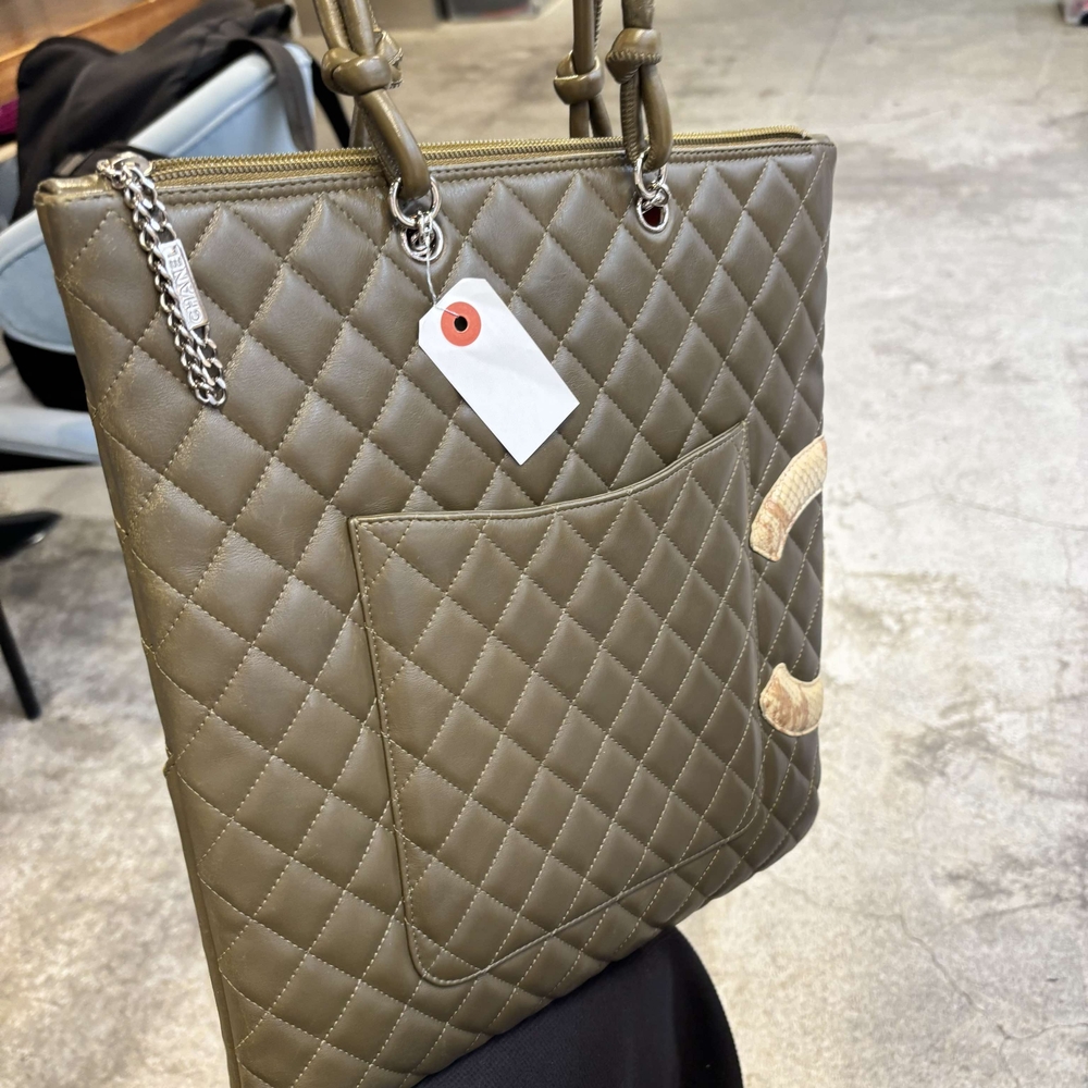 CHANEL Green Quilted Tote Bag with Structured Design